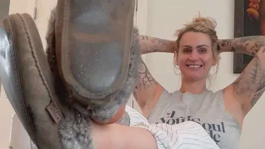 So You Wanna Be My Foot Pet? (Episode 1)