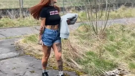 SNEAKY MASTURBATION AND PEE WHILST URBAN EXPLORING!