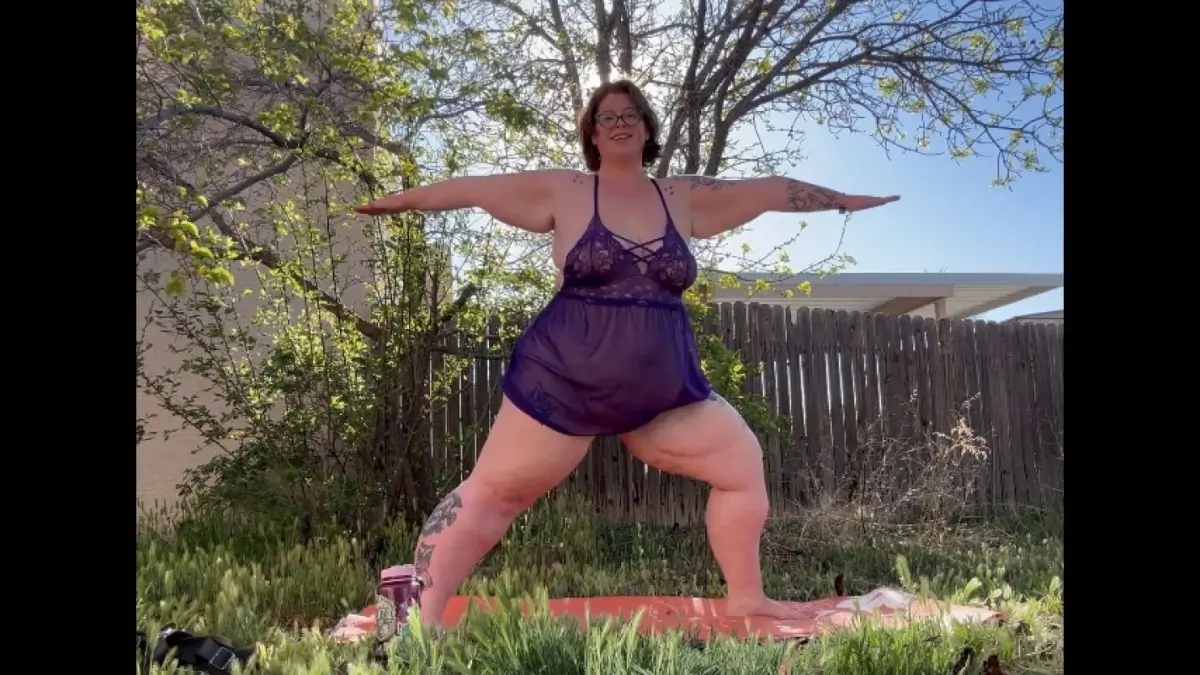 Flexible BBW Wants Yoga Flow Watched