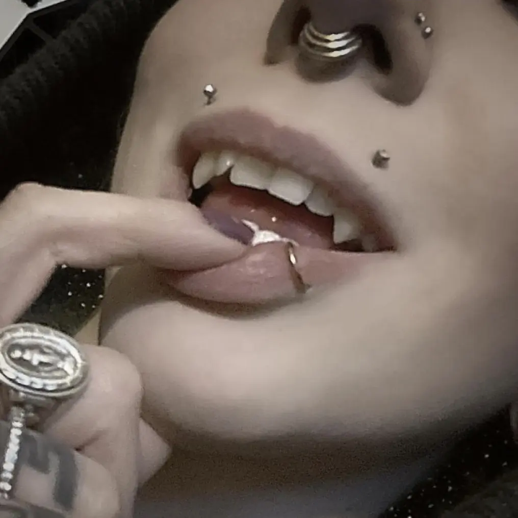 Xmas Gift: Custom Fangs