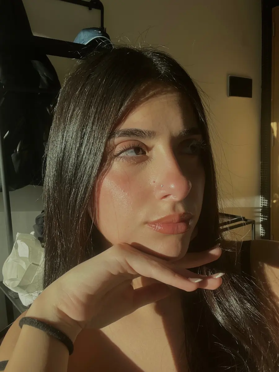 Alexia 💕 18 y/o cover