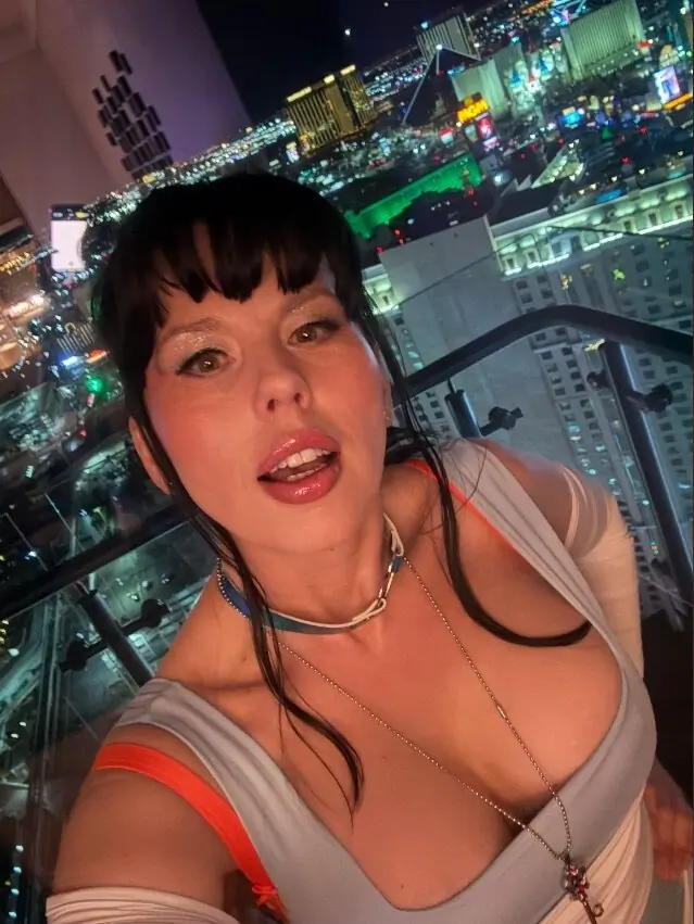 Amber Chase ® header