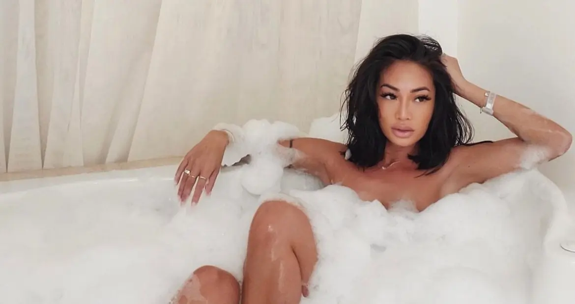 💘 Angelina Ang cover
