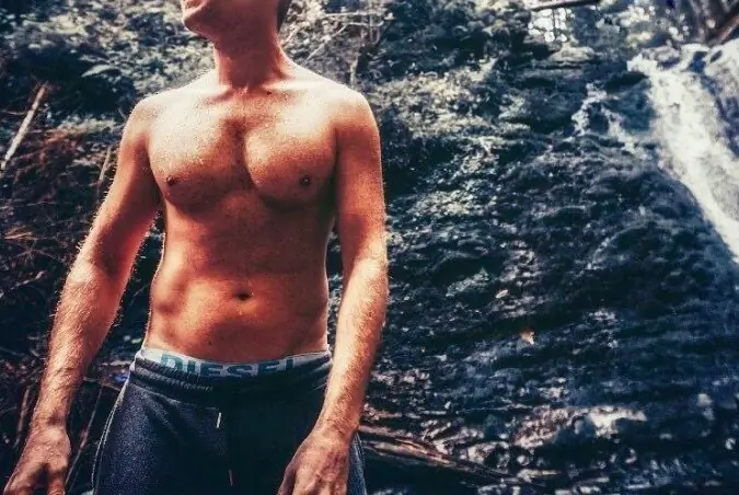 😏 header