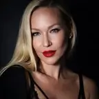 BLONDY QUEEN avatar