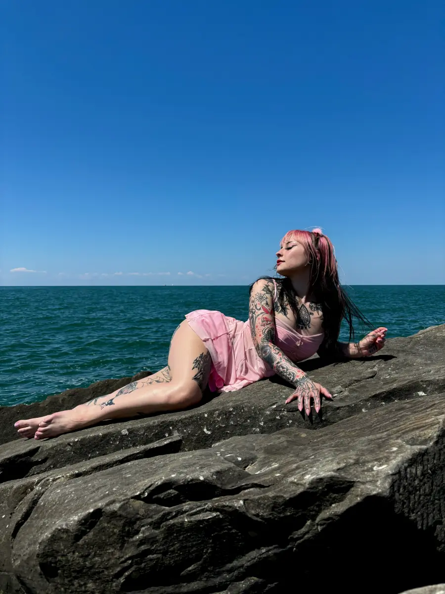 sirena 🖤 header