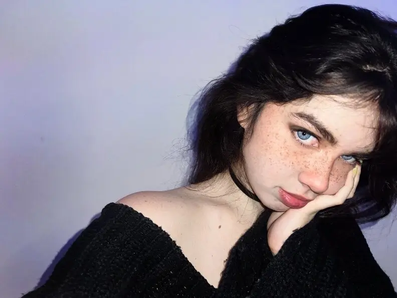 Sara Bustani 🍓 cover