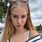 Celine Ren 💗 avatar