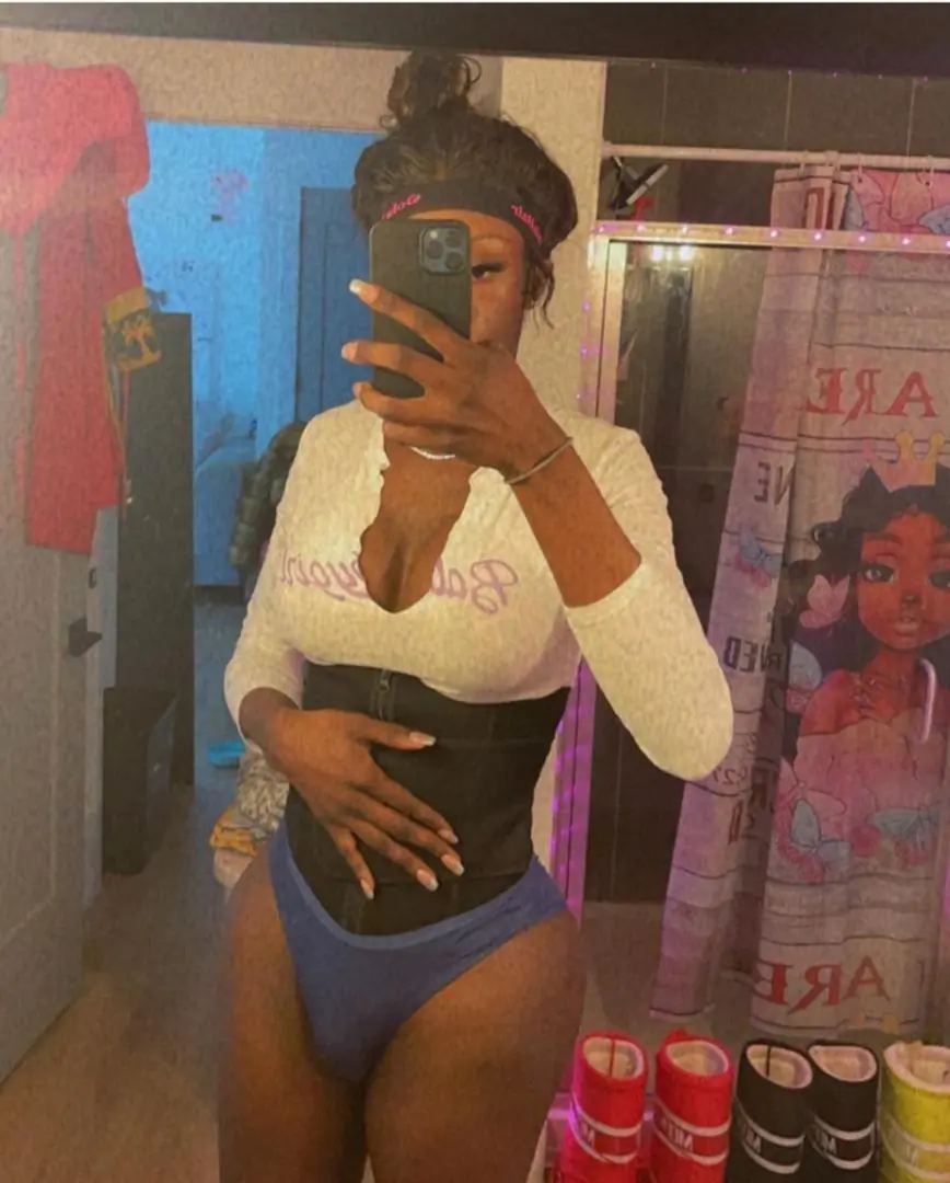 Chantel Royale header