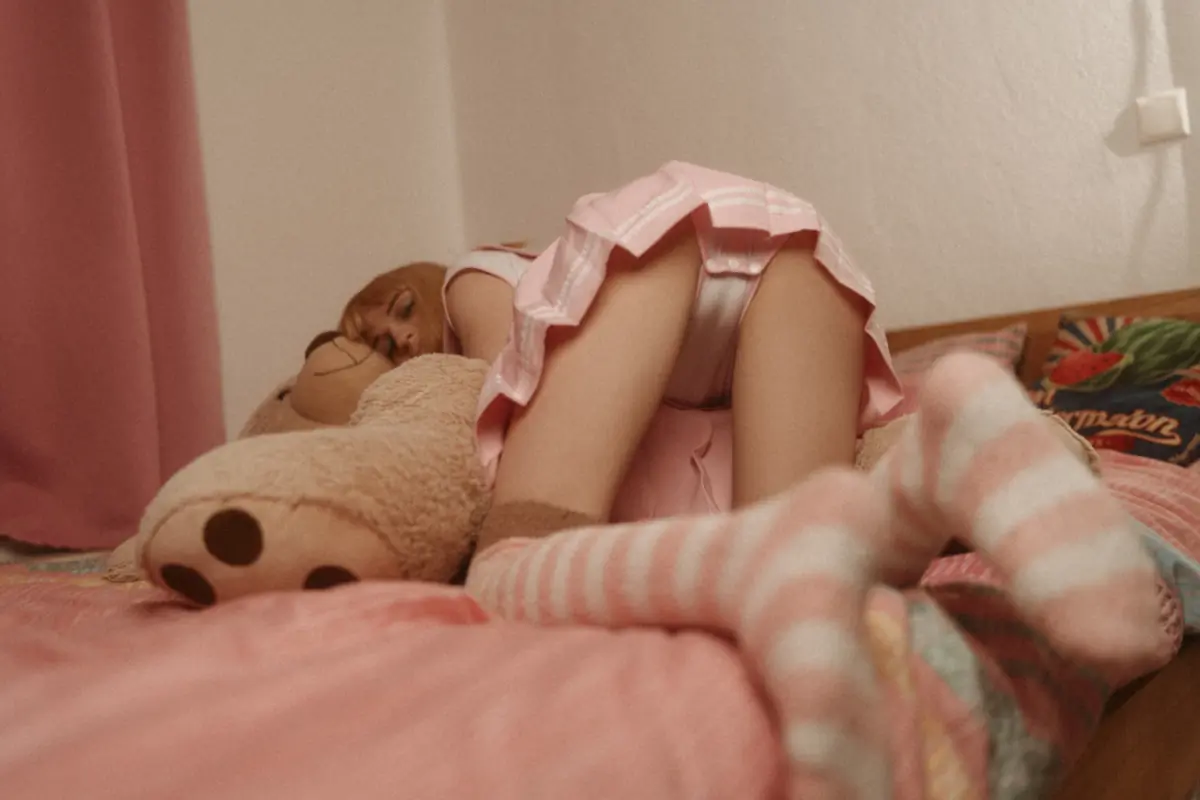 Daisy Deep header