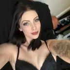 Emily 🖤👀 avatar