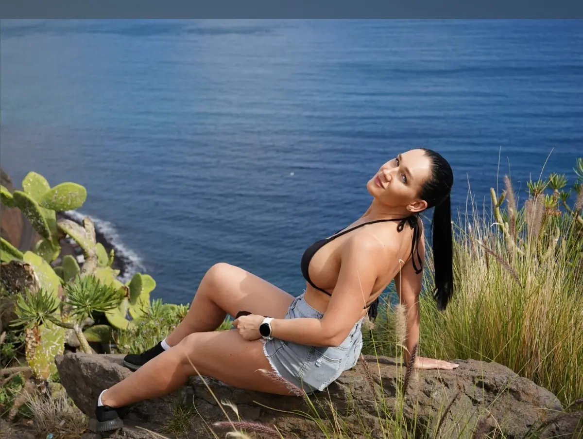 Eva First header