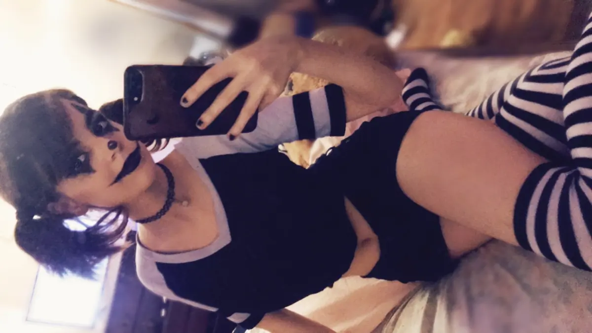 Evie header