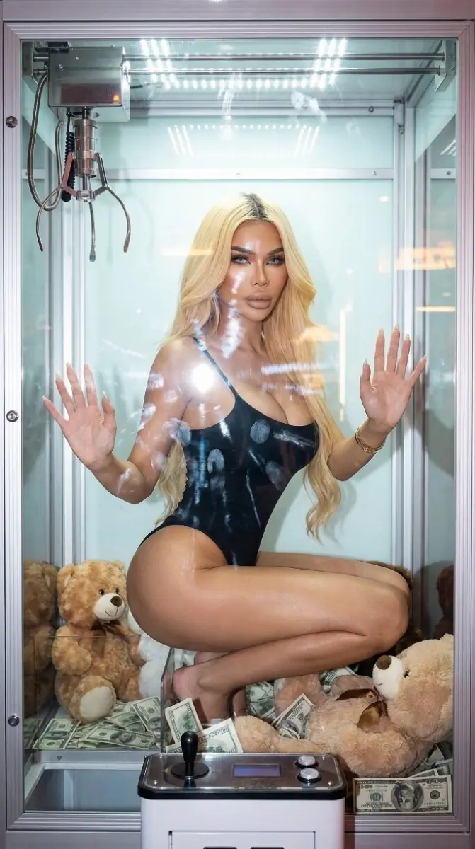🐰 FOXY LADYBOY 🐰 header
