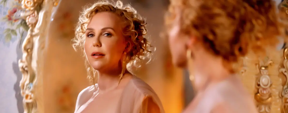 Holly Randall header