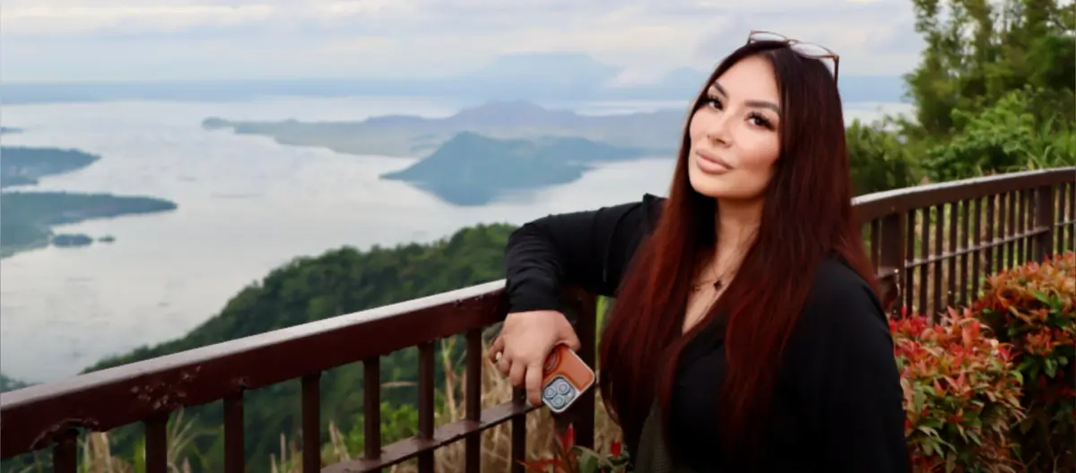 OVER 50 Jess @HotMessTV header