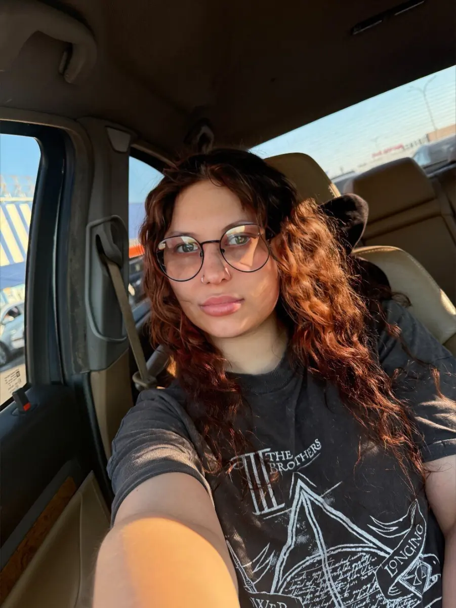 Isabel Raven 🐦‍⬛ header