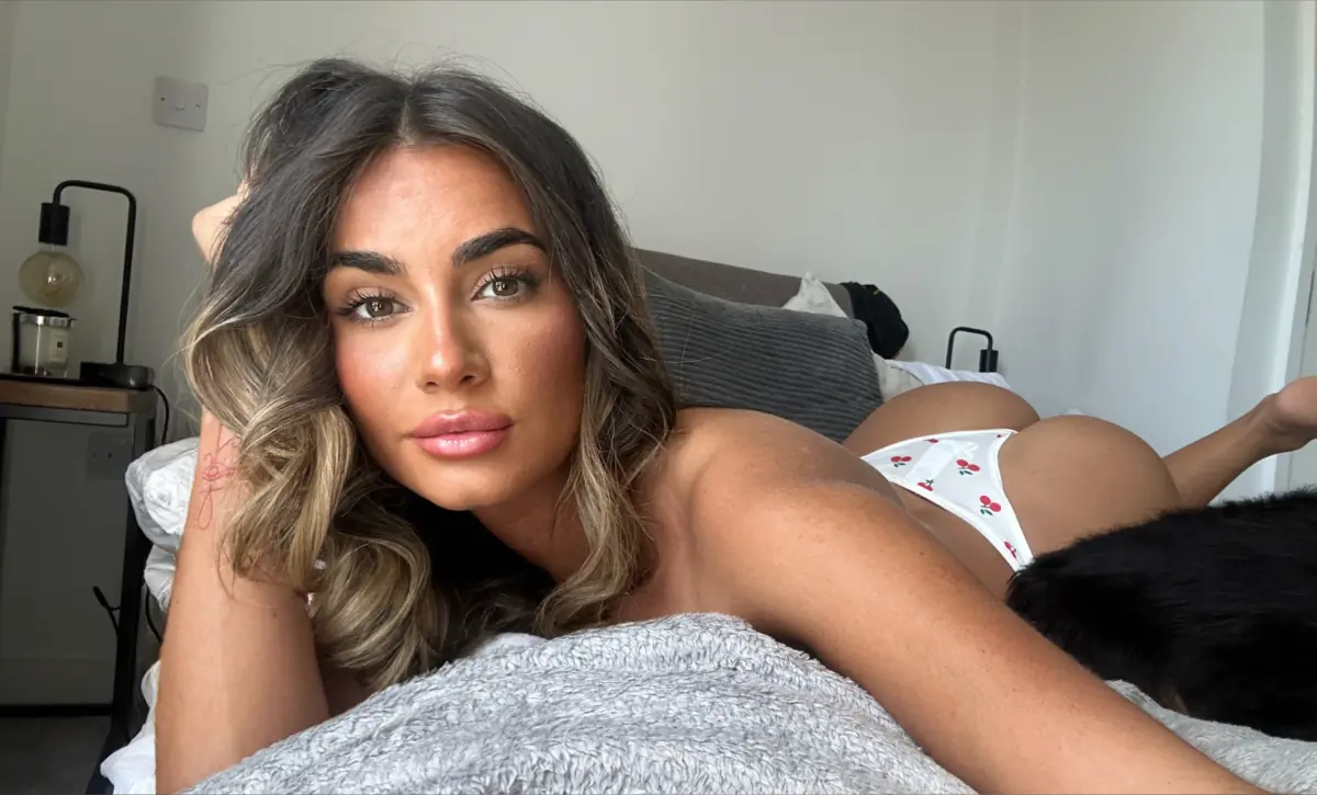 Your New Girlfriend 💕 header
