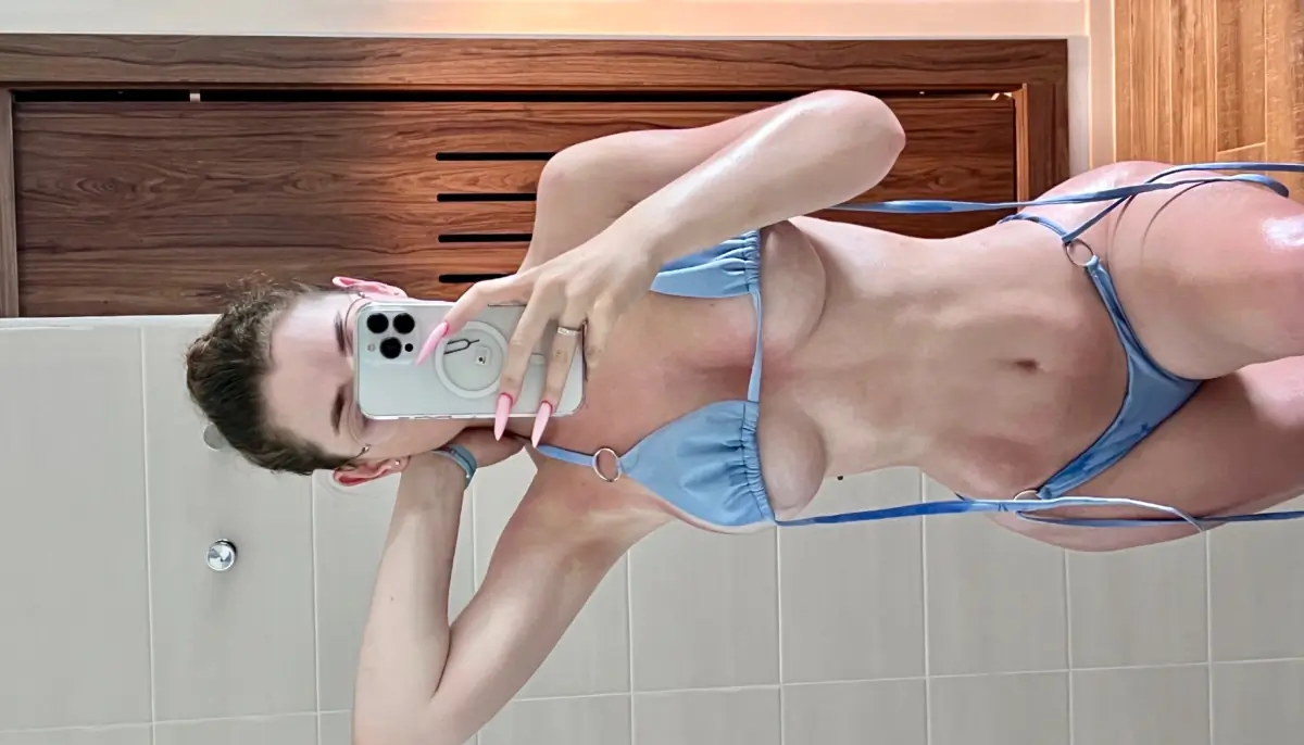 🌿𝗬𝗢𝗨𝗥 𝗚𝗜𝗥𝗟𝗙𝗥𝗜𝗘𝗡𝗗 🍯Laurel Jeune cover