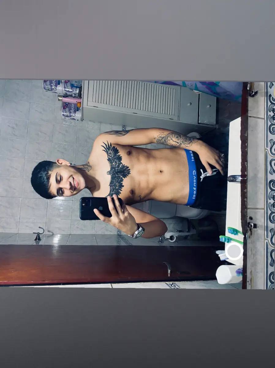 Joven Twink 🦁🔥 (top 1%) 🥵 cover