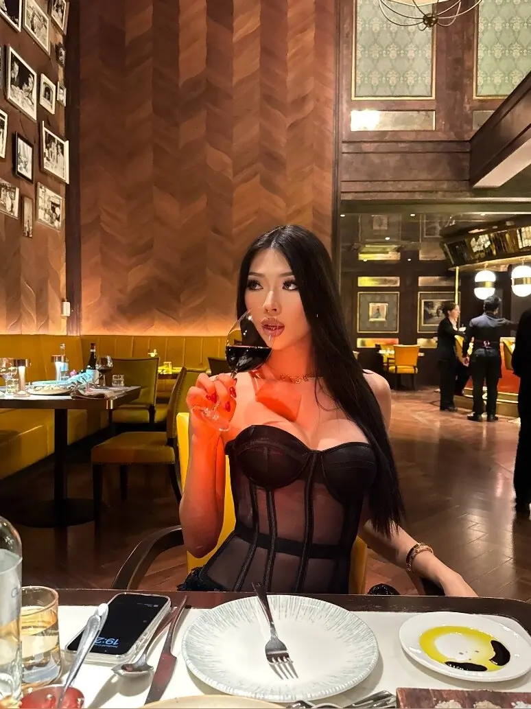 Singapore Lily cover