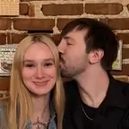 Luv &amp; Pat 👩🏼‍❤️‍👨🏻 avatar