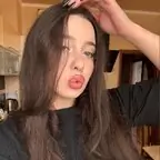 Mari 👑 avatar