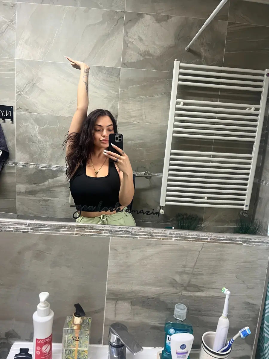MiaBigTits header
