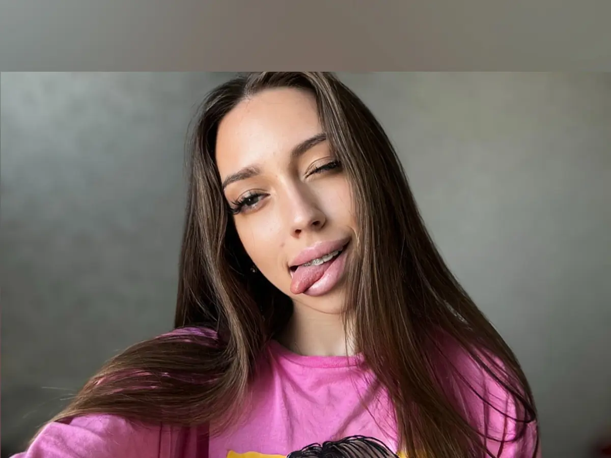 Mia 🍭 cover