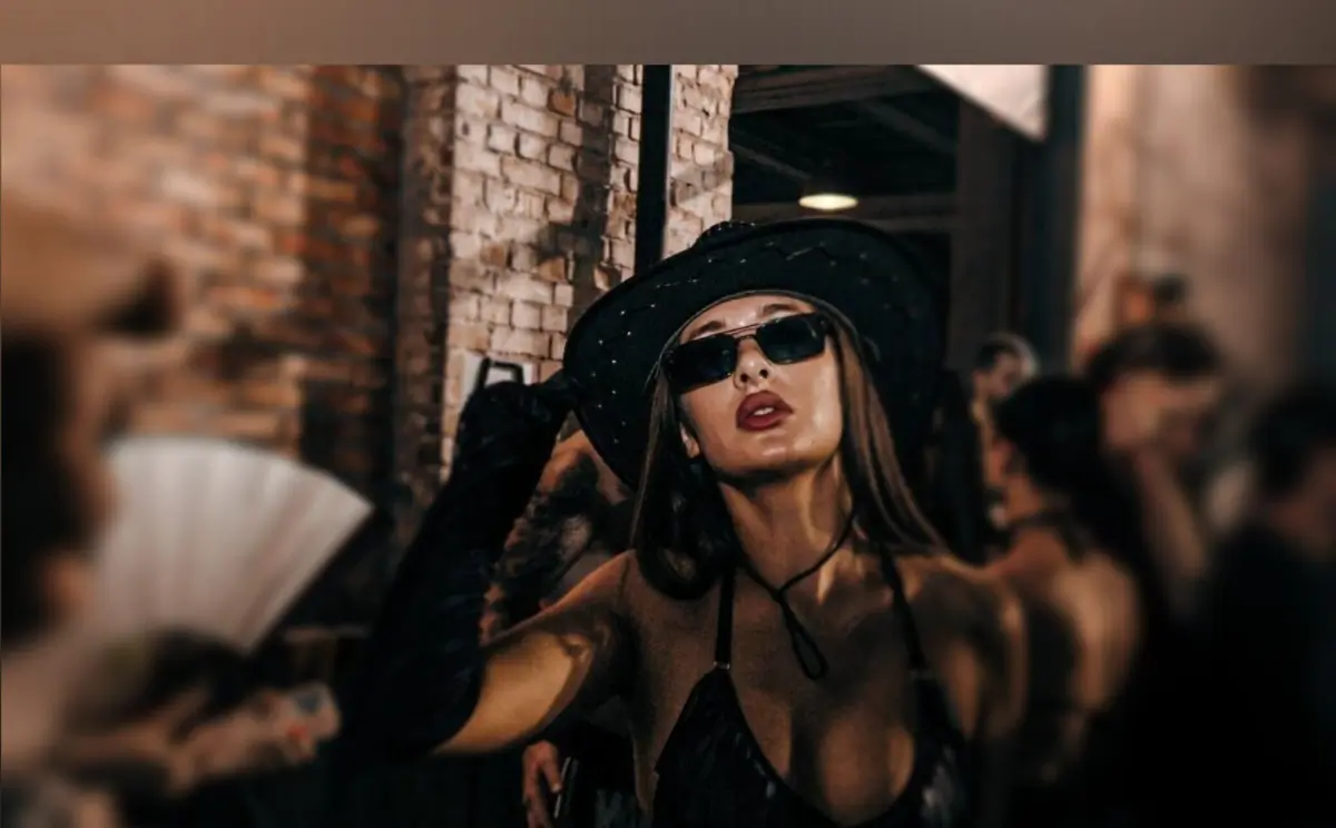 Olivia Raine cover