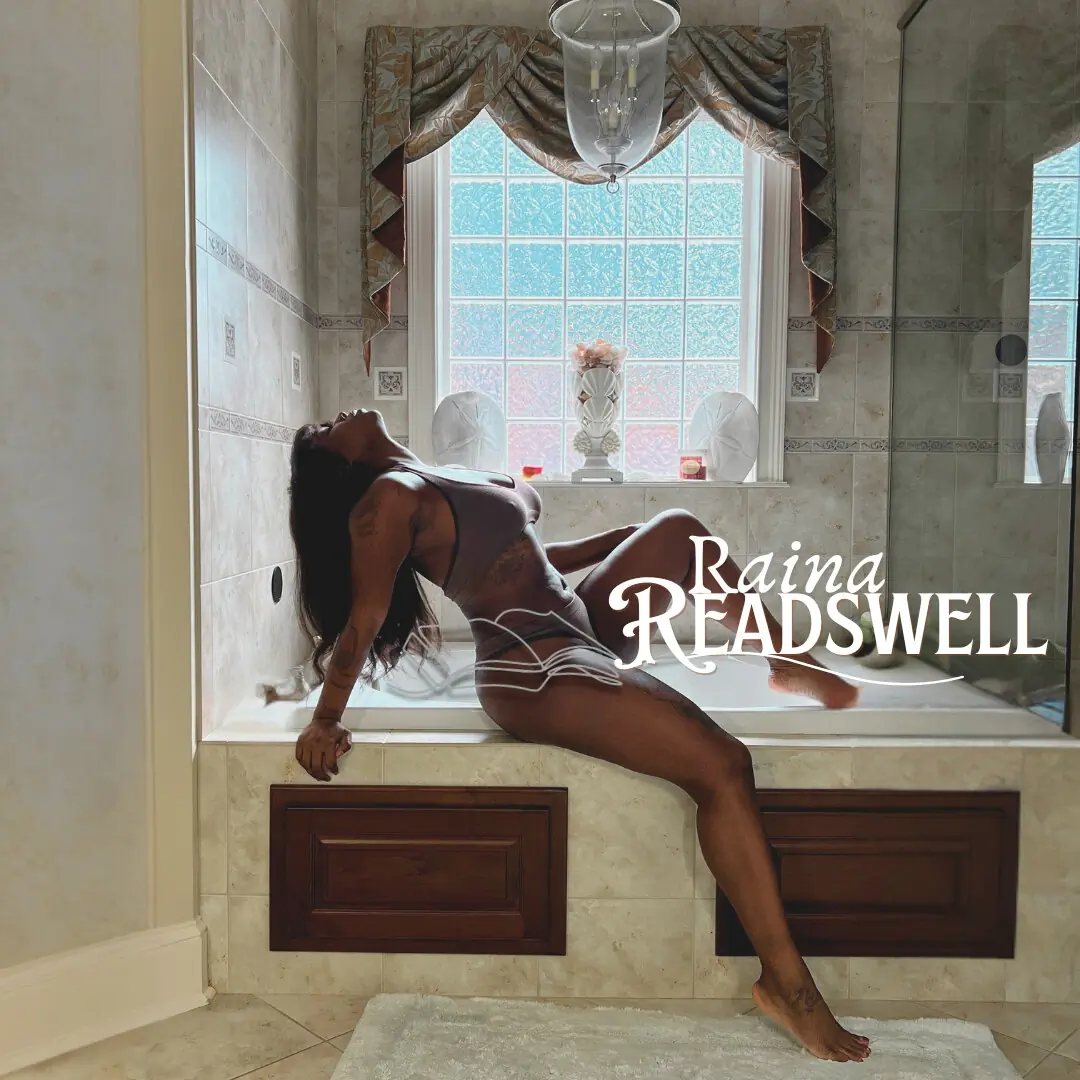 Raina Readswell 📚 header