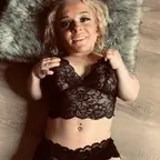 Midget stripper XXX sassee cassee avatar