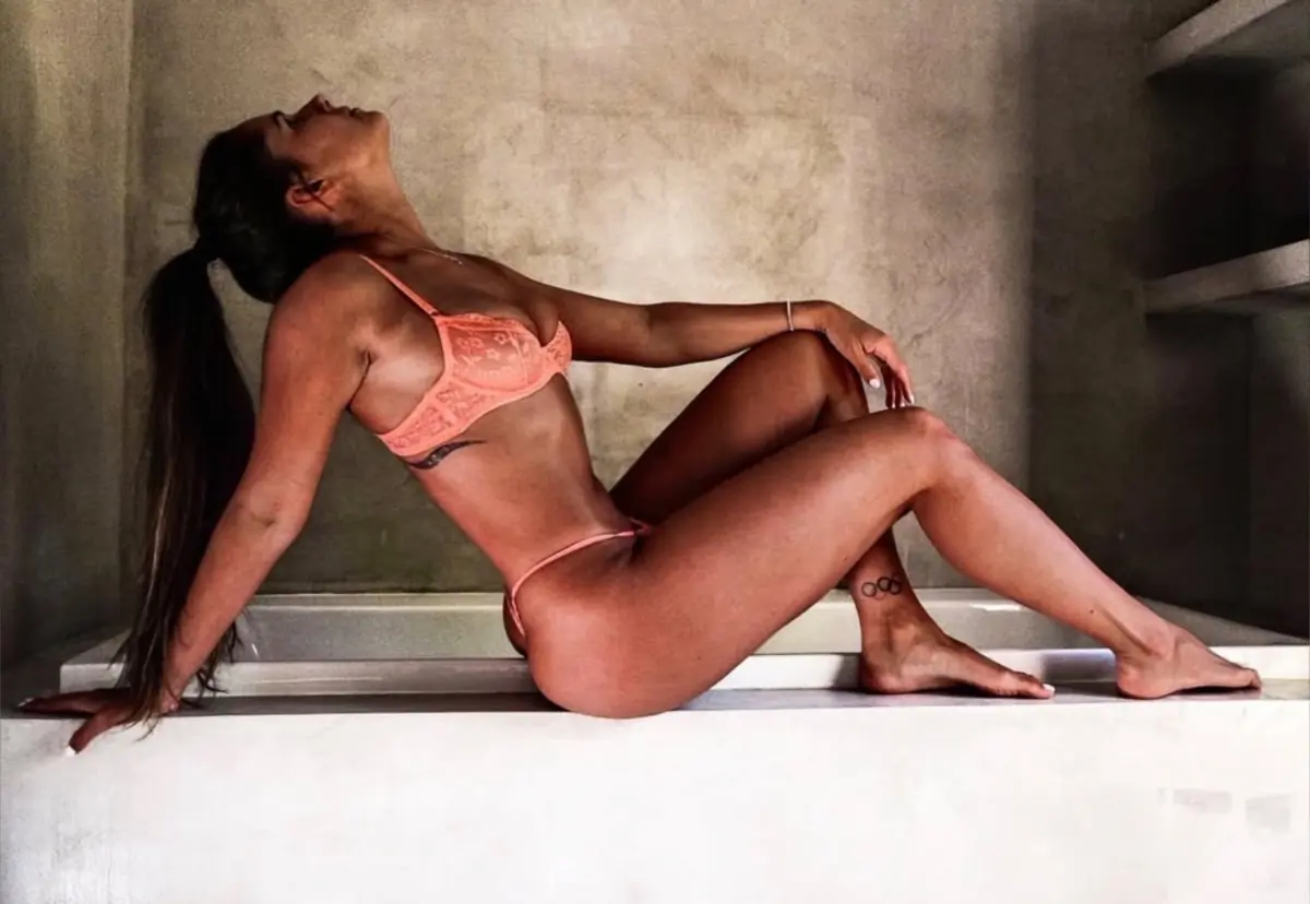 Alexandra Ianculescu cover