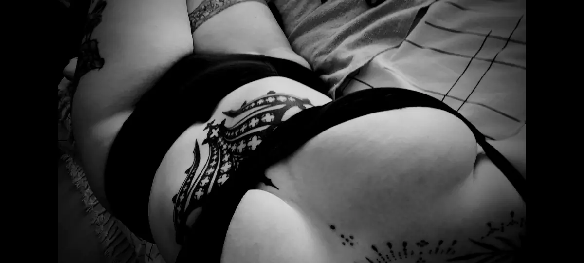 Stacey 🖤 header