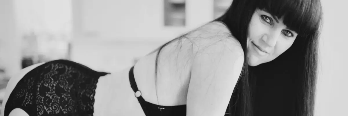 Hotwife Nin cover