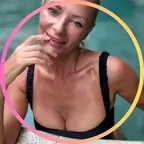 Russian GILF (NSFW in bio 🍒) avatar