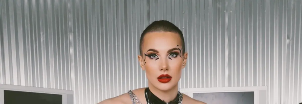 Claire Cesarz header
