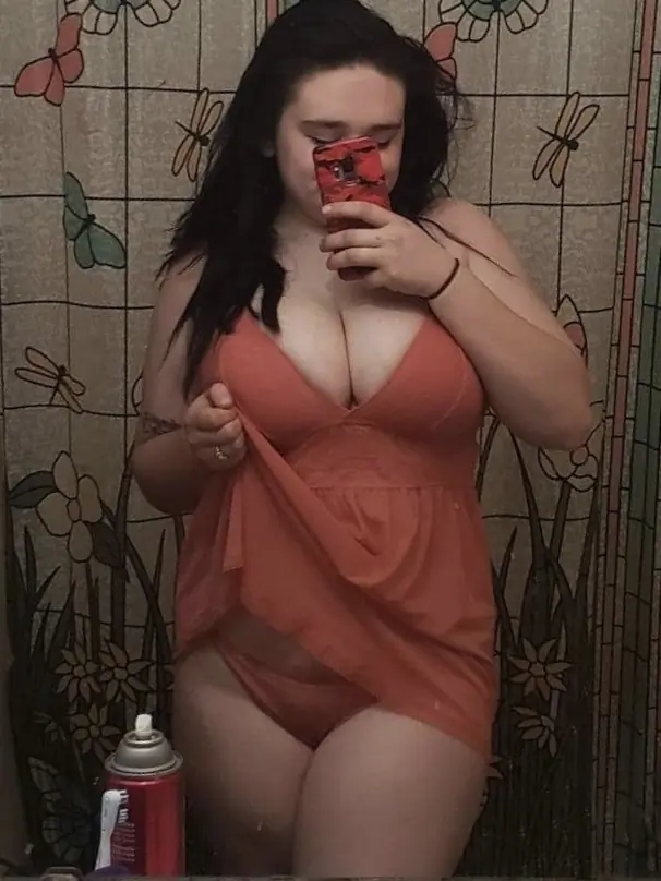 TheYoungHotwife cover