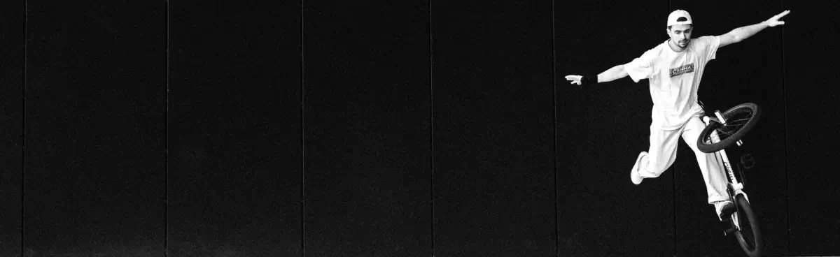 Varo Hernandez header