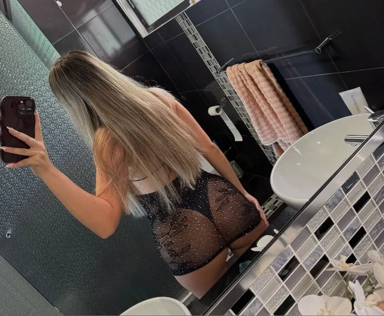 vip vanessa 🖤 cover