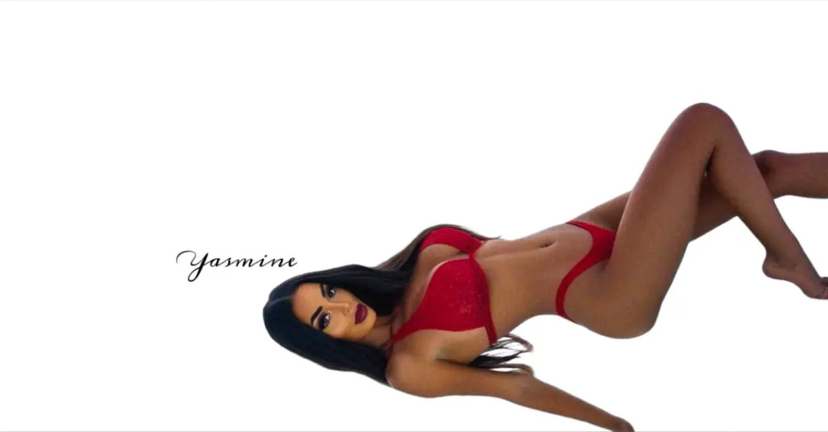 Yasmine le modèle ❤︎ cover