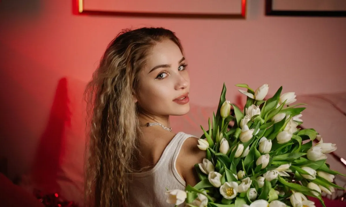 Mila Noa header