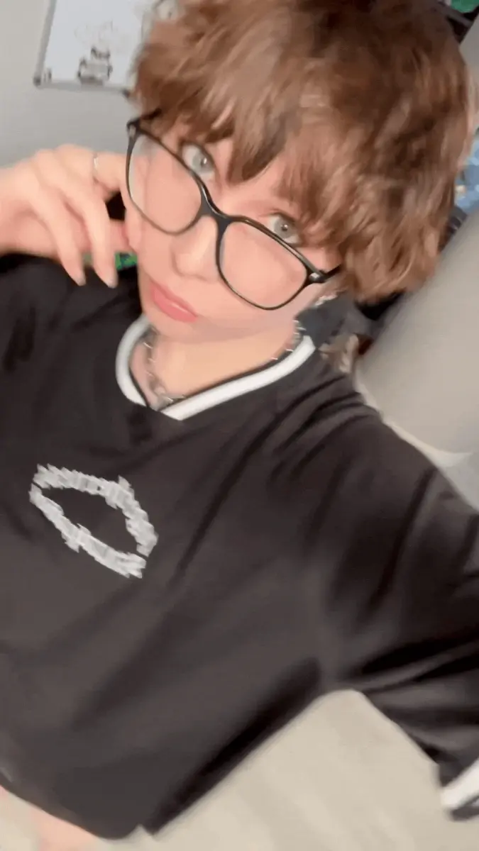 Thoughts on my new glasses? 🤓