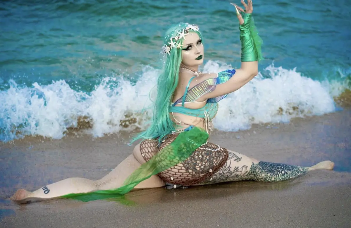 Thank you to those who have been voting daily for me for the XMA Awards! 💚💦