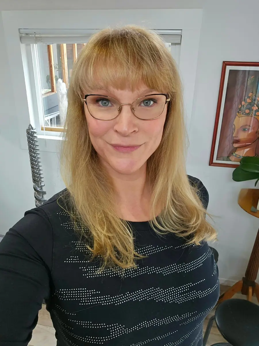 Recent face pics, including a hair color change to light blonde xoxo